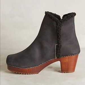 ISO MISS ALBRIGHT CLOG BOOTS! Size 10!